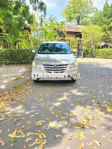 Toyota Innova 2014 Vàng cát