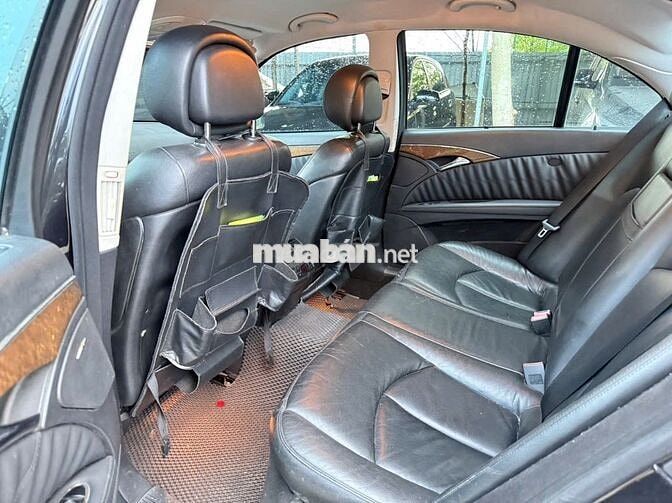 Mercedes-Benz E200 Kompressor Đen