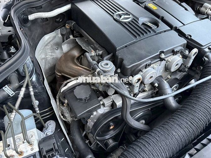 Mercedes-Benz E200 Kompressor Đen