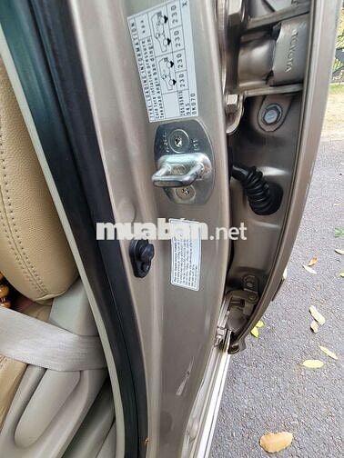 Toyota Innova 2014 Vàng cát