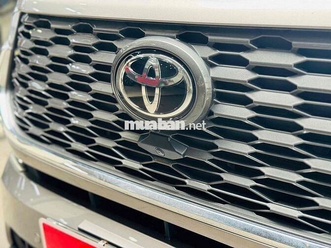 INNOVA CROSS HYBRID - Giá còn giảm