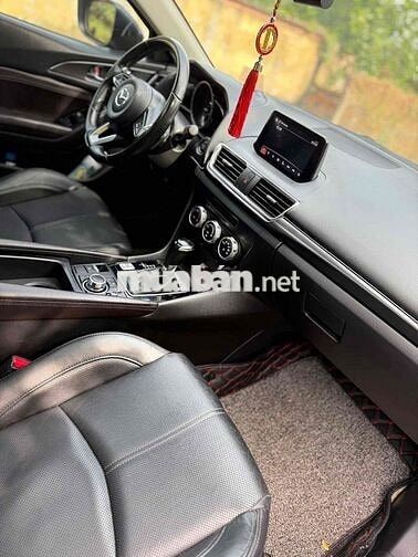Mazda 3 2018 2.0 prenium bản cao nhất