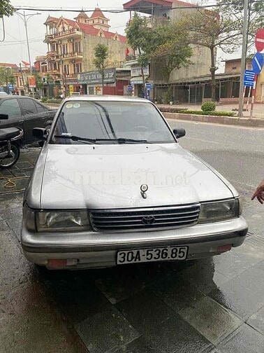 Toyota Cressida GX81 Bạc