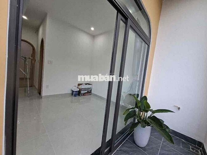 Bán nhà 3 tầng mới đầy đủ nội thất vào ở ngay giá 5ty4