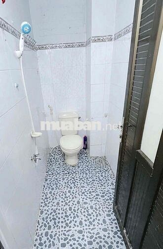 Phòng trống  cách trường UFM 5p, gần KCX Tân Thuận