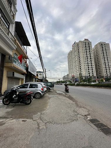 Bán nhà mặt đường số nhà 208 Tam Trinh, diện tích 53 m2 x 7 tầng, MT 4