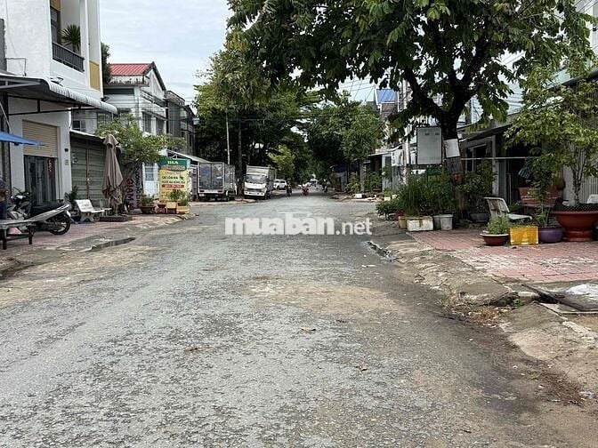 BÁN NHÀ CẤP 4 TRỤC CHÍNH KHU VƯỢT LŨ PHƯỜNG 8 TP VĨNH LONG