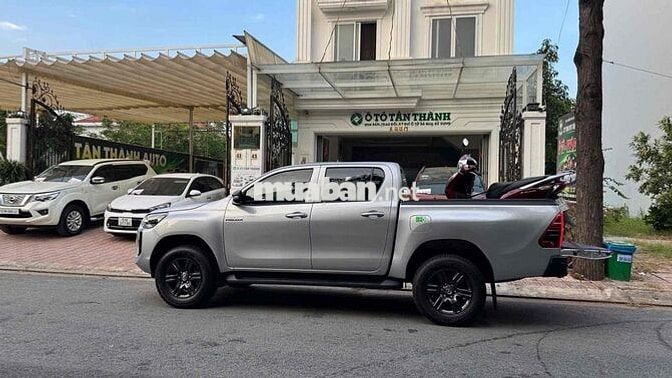 Toyota Hilux 2025 2.4AT 26.000km xe gia đình ít đi