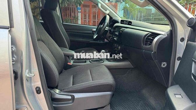 Toyota Hilux 2025 2.4AT 26.000km xe gia đình ít đi