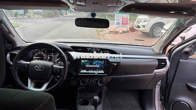 Toyota Hilux 2025 2.4AT 26.000km xe gia đình ít đi