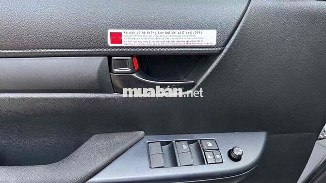 Toyota Hilux 2025 2.4AT 26.000km xe gia đình ít đi