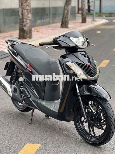 Honda  SH  2016 màu đen mới len ken 96 %