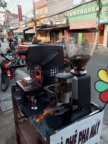 DO CHĂM CON NHỎ NÊN EM CẦN SANG LẠI QUÁN NƯỚC 