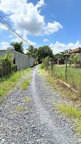 Bán đất 5742m2 sổ hồng riêng Giá 1,9 triệu /m2 gần Dự Án Vinhomes