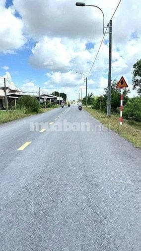 Bán đất 5742m2 sổ hồng riêng Giá 1,9 triệu /m2 gần Dự Án Vinhomes