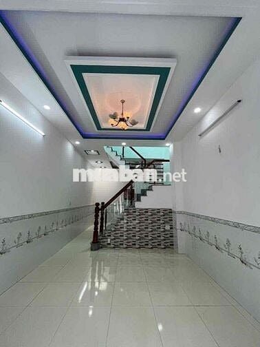 NHÀ GẦN NGÃ BA GIỒNG GIÁ 425TR NGANG4 DÀI 10