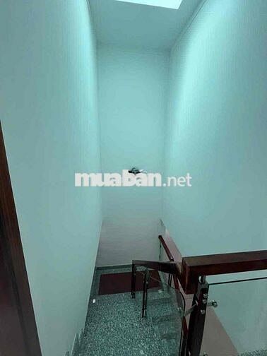 NHÀ GẦN NGÃ BA GIỒNG GIÁ 425TR NGANG4 DÀI 10