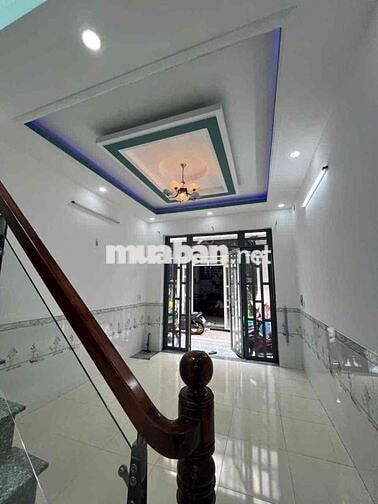 NHÀ GẦN NGÃ BA GIỒNG GIÁ 425TR NGANG4 DÀI 10