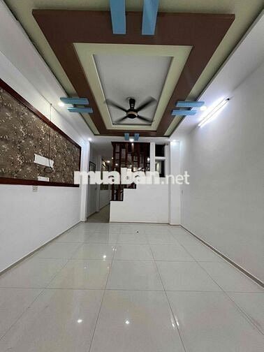 Cho Thuê Nhà Sân Đậu Ôtô DT 4x20 1Trệt 1Lầu 2Pn 2Wc Hẻm Xe Tải