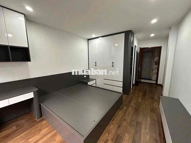 Nhỉnh 9 tỷ có nhà 6 tầng ở ngay tại Lai Xá Hoài Đức thang máy oto