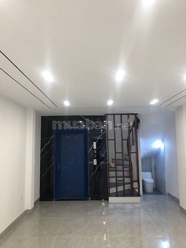 Nhà Nguyễn Sơn, Long Biên, 79m x 6 tầng TM, lô góc 3 mặt thoáng