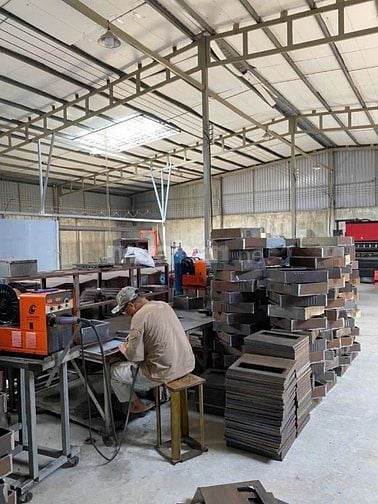Tuyển Phụ Cơ Khí Làm Tại Bình Chánh