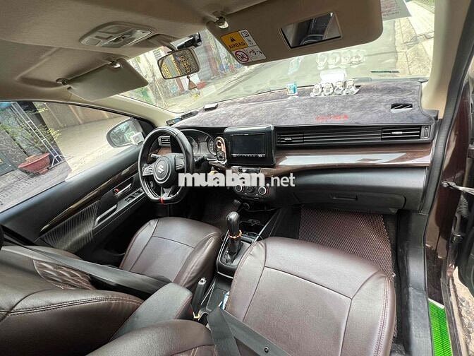 Suzuki Ertiga 7 chỗ màu Nâu