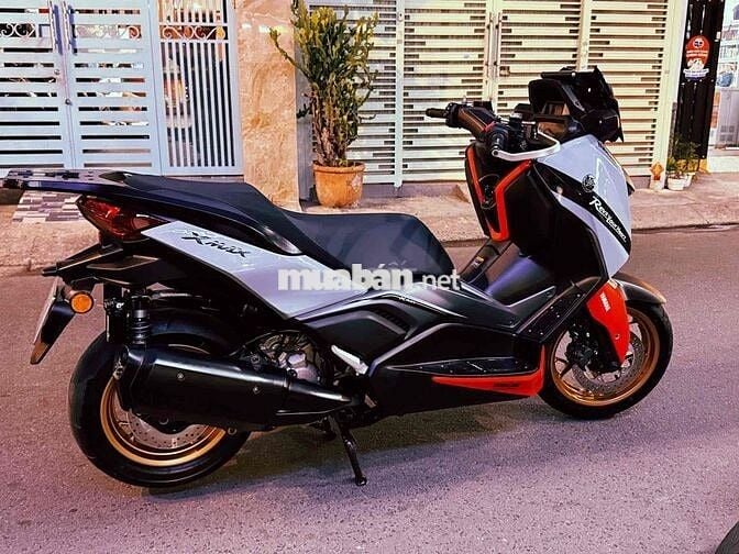 Yamaha Xmax 300 2025 Xám 4000 km