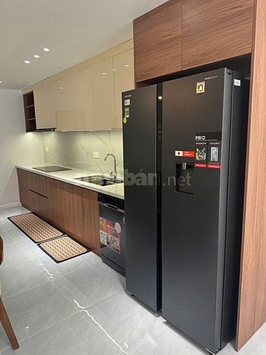 Căn duy nhất, mặt tiền ngang 8m.