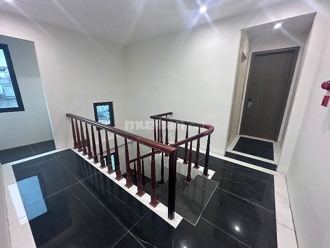 BÁN NHÀ DÒNG TIỀN ĐANG KINH DOANH 80tr/tháng, MẶT PHỐ LONG BIÊN, 26 tỷ