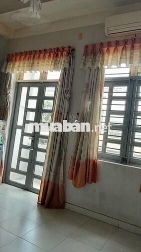 Phòng cho thuê, gần Q.10 có máy lạnh tủ lạnh, ban công cửa sổ mát mẻ