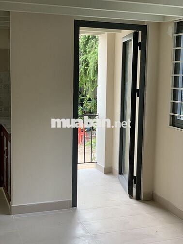 Phòng trọ cao cấp xây cạnh bờ sông