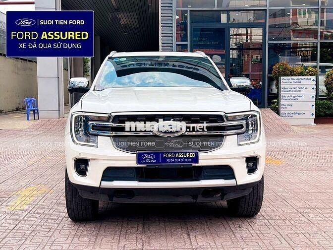 Ford Everest Titanium 2024 Trắng