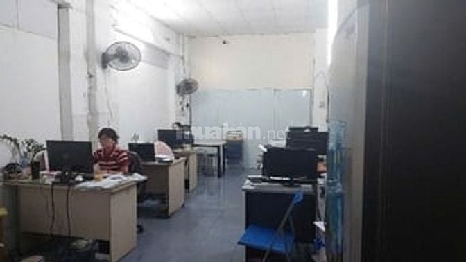 CHO THUÊ MẶT BẰNG vị trí đẹp số 42 Hoàng Văn Thái, DT 140m2