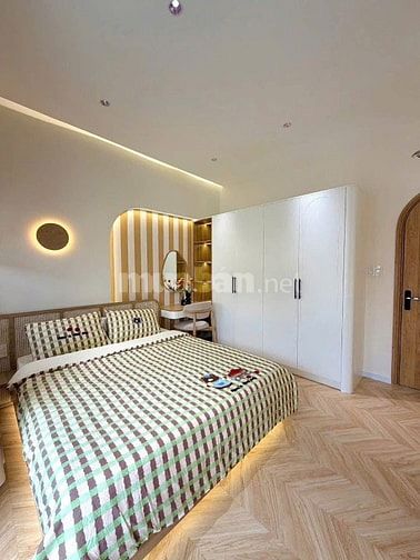 Bán nhà tặng nội thất đường Hoàng Hoa Thám, Bình Thạnh. Gần chợ