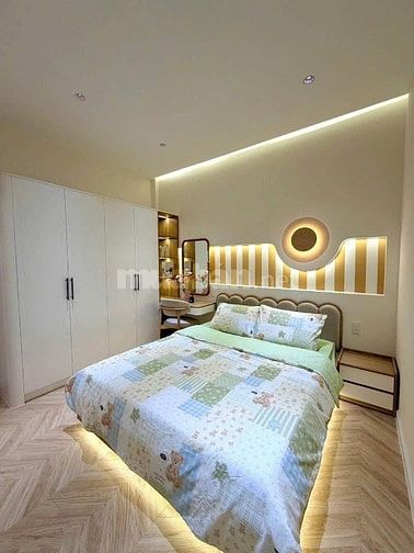 Bán nhà tặng nội thất đường Hoàng Hoa Thám, Bình Thạnh. Gần chợ