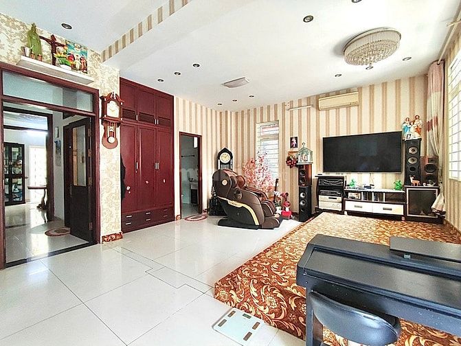 Bán biệt thự Him Lam Q7, hầm 3 lầu, 10 phòng, 250m2, giá chỉ 75 tỷ