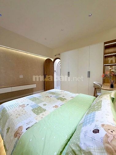 Bán nhà tặng nội thất đường Hoàng Hoa Thám, Bình Thạnh. Gần chợ