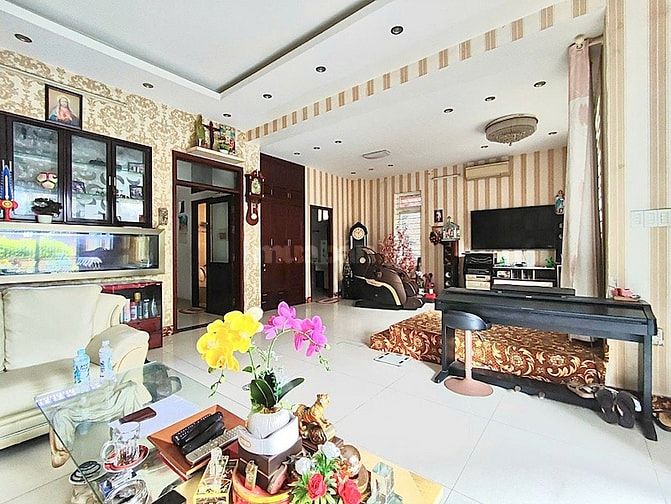 Bán biệt thự Him Lam Q7, hầm 3 lầu, 10 phòng, 250m2, giá chỉ 75 tỷ