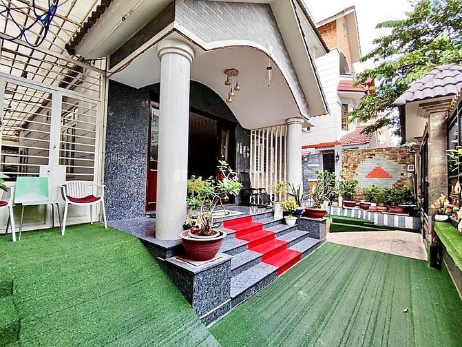Bán biệt thự Him Lam Q7, hầm 3 lầu, 10 phòng, 250m2, giá chỉ 75 tỷ