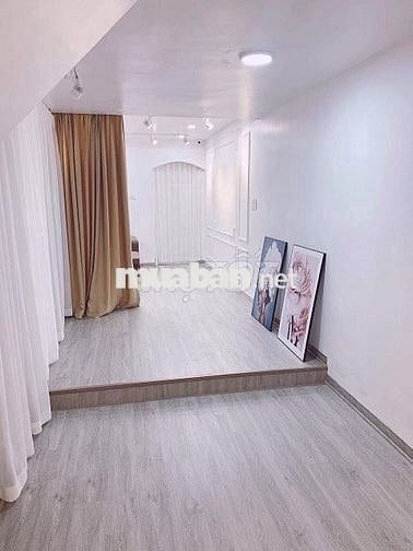 Cho thuê nhà riêng ngõ 125 phố Trung Kính, Dt 50m2 x 3,5 tầng 15 triệu