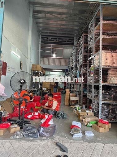 Tuyển nam nhân viên kho túi xách tại Hóc Môn