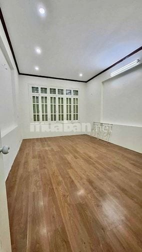 Đường Bưởi – Ba Đình – Ô TÔ Tránh 125 m2 – 5 Tầng – MT 4.5 M -giá 32.3