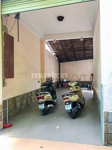 Bán biệt thự Quận 10, hxh Điện Biên Phủ, 274m2, 2 tầng, sân lớn