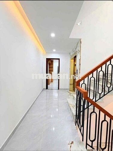 nhà chính chủ cần bán 4M x 20M đúc 5 tấm q12. TPHCM