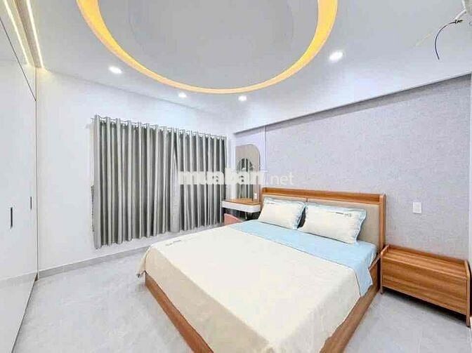 nhà chính chủ cần bán 4M x 20M đúc 5 tấm q12. TPHCM