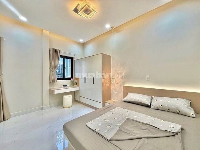 Chủ định cư bán nhà Đặng Dung, Quận 1. Gần Coopmart Trần Quang Khải