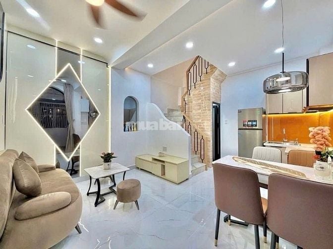 Chủ định cư bán nhà Đặng Dung, Quận 1. Gần Coopmart Trần Quang Khải