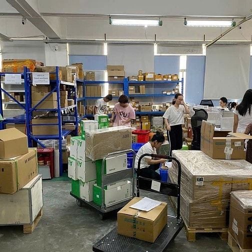 Cần 1 tạp vụ kho hàng,1 lao động phổ thông 