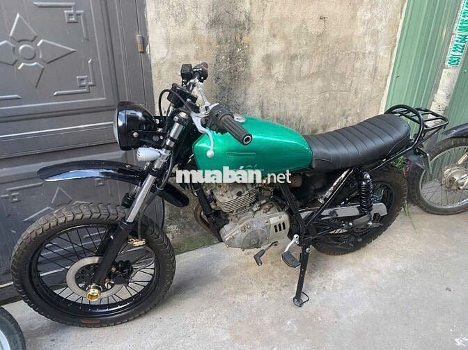 Suzuki GN125 Tracker Xanh